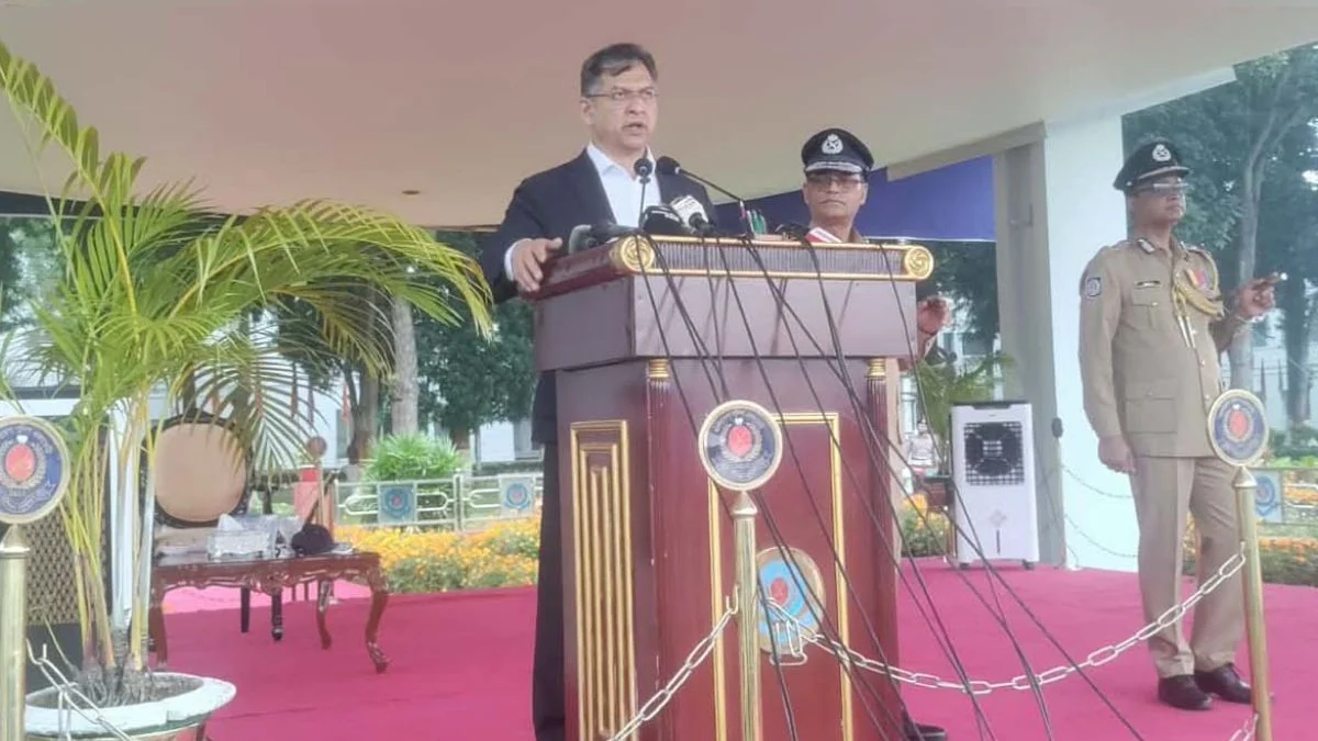 পুলিশকে রাজনৈতিক হস্তক্ষেপমুক্ত রাখার অঙ্গীকার স্বরাষ্ট্রমন্ত্রীর