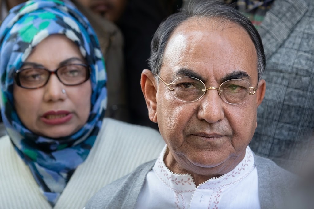চিকিৎসা শেষে দেশে ফিরেছেন মির্জা আব্বাস